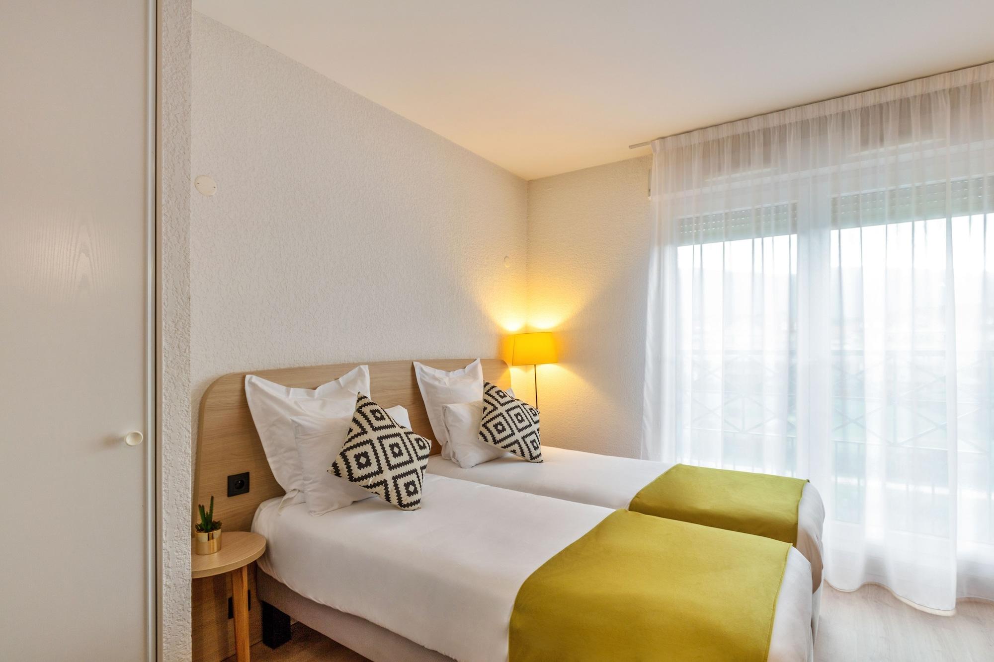 Zenitude Hôtel-résidences Confort Hotel Divonne-les-Bains