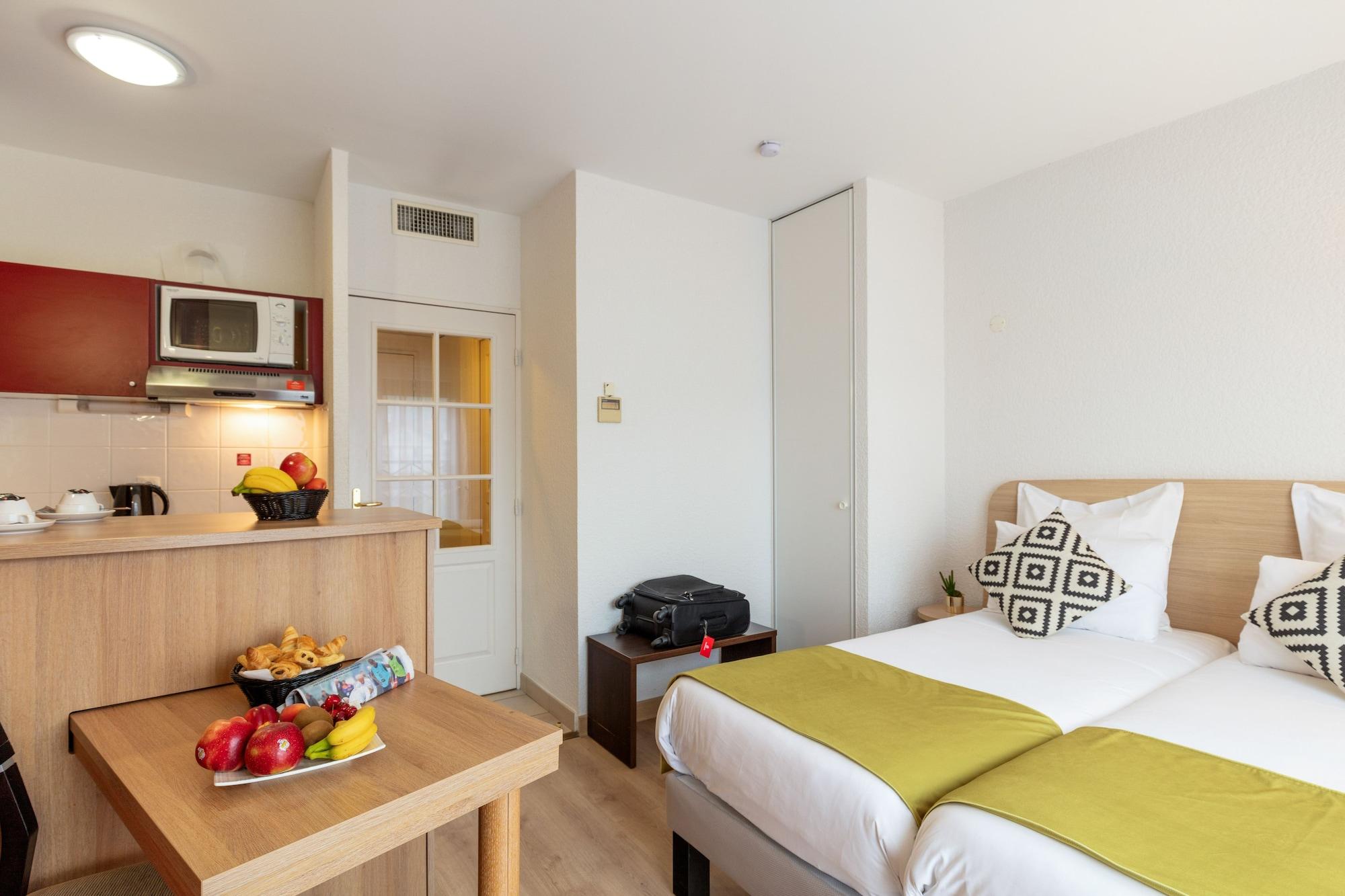 Quality - Portes De Geneve Hotel 4*