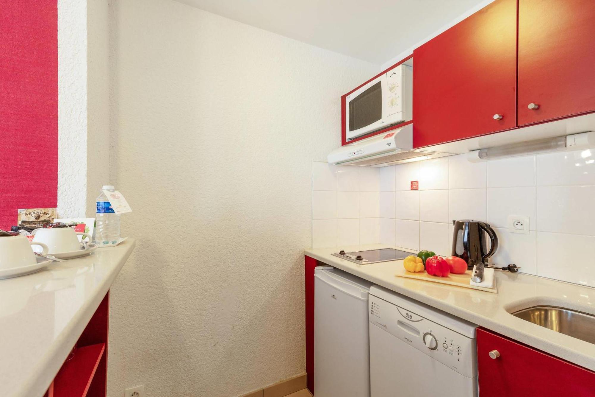 Quality - Portes De Geneve Hotel