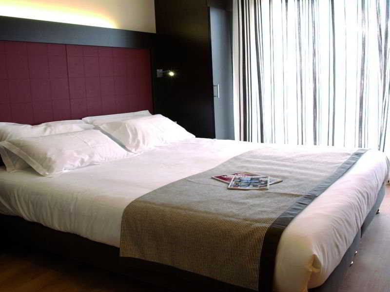 Quality - Portes De Geneve Hotel 4*